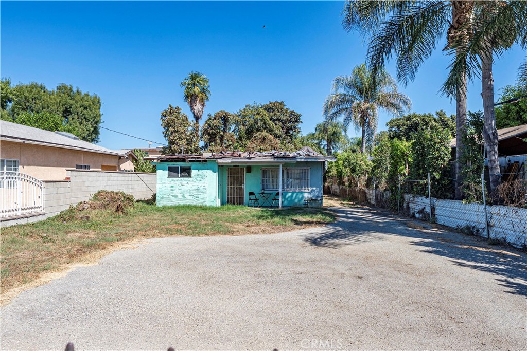 12439 Dahlia Avenue Property Photo 6
