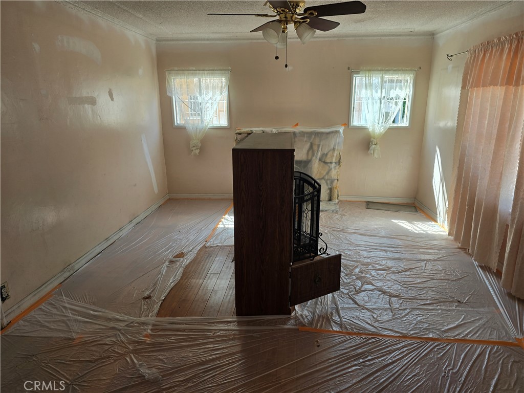 416 N Hobart Property Photo 5