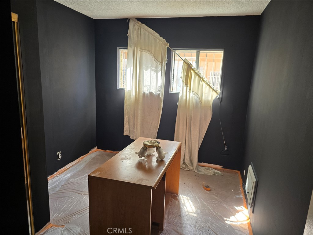 416 N Hobart Property Photo 6