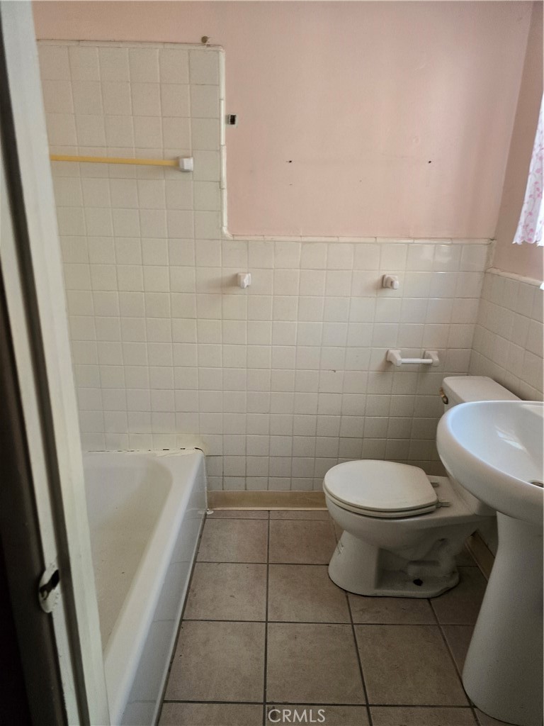 416 N Hobart Property Photo 9
