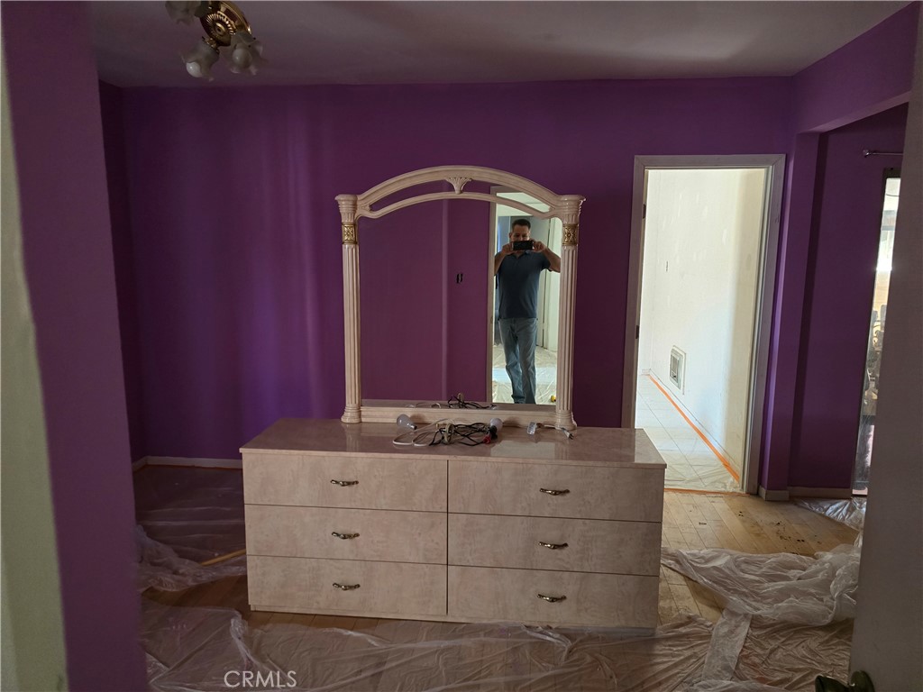416 N Hobart Property Photo 11