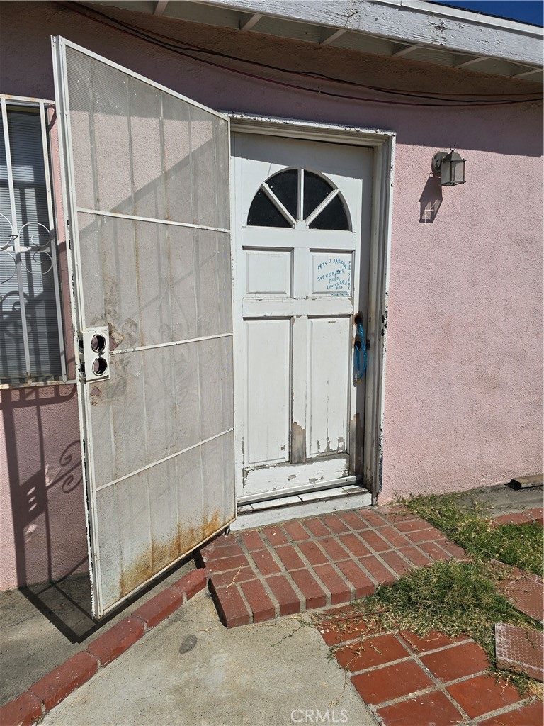 416 N Hobart Property Photo 16