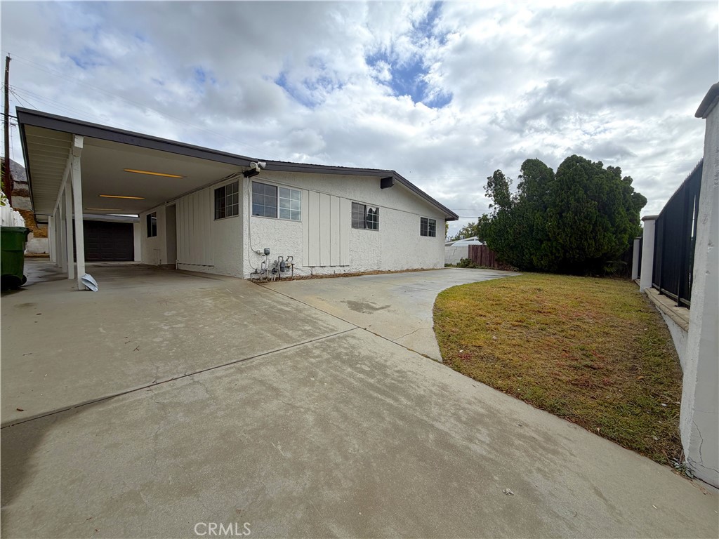 13658 Garrick Avenue Property Photo 2