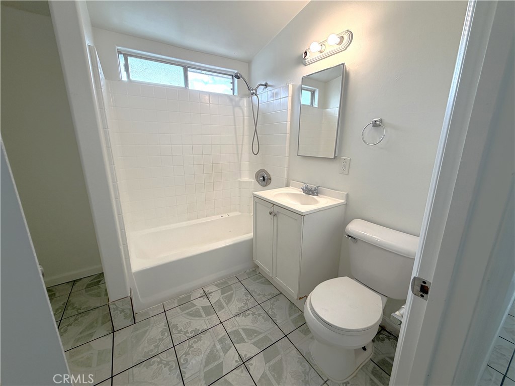 13658 Garrick Avenue Property Photo 14
