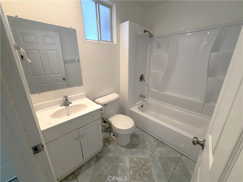 13658 Garrick Avenue Property Photo 24