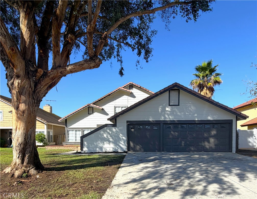 13867 Calada Drive Property Photo 2