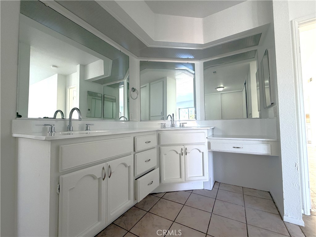 13867 Calada Drive Property Photo 11