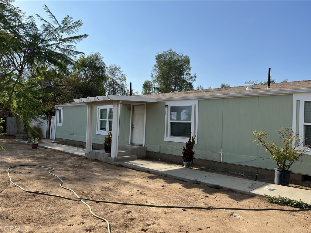 27610 Airstream Property Photo 1