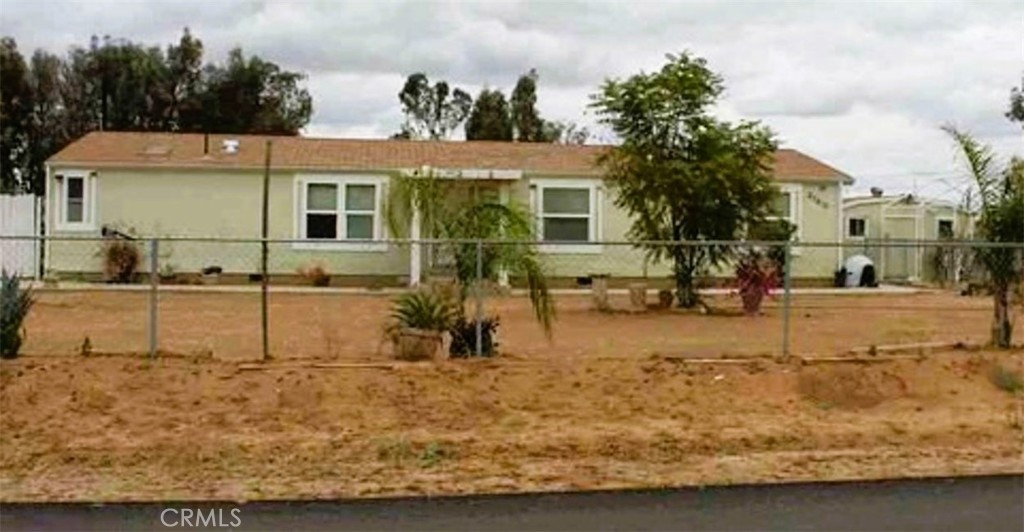 27610 Airstream Property Photo 3