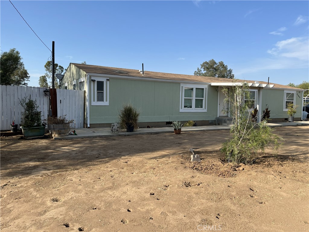 27610 Airstream Property Photo 4