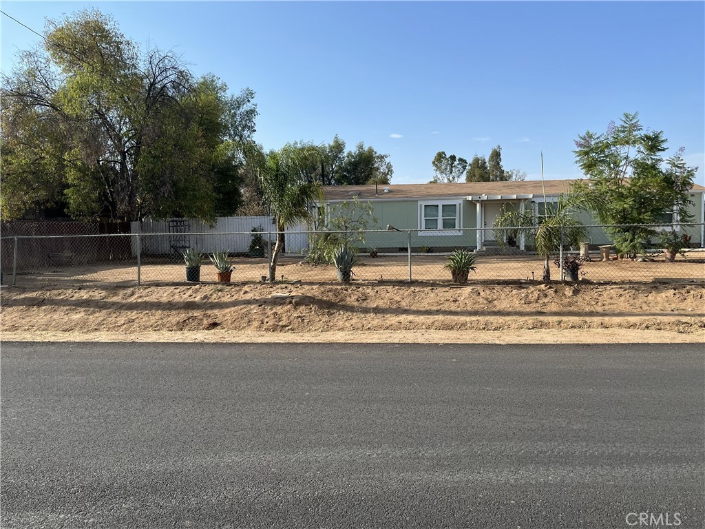 27610 Airstream Property Photo 7