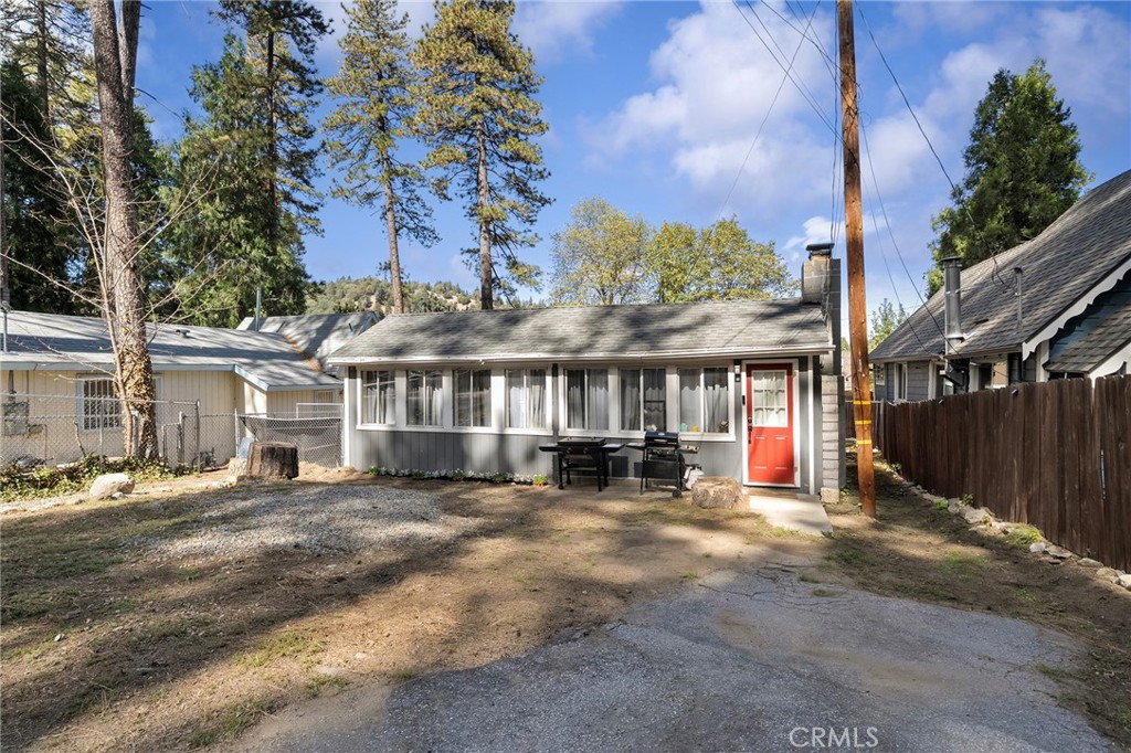 22894 Waters Drive Property Photo 1