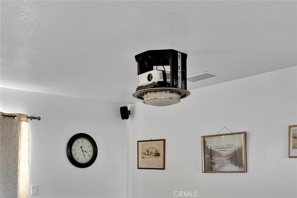 14575 Tonikan Road Property Photo 8