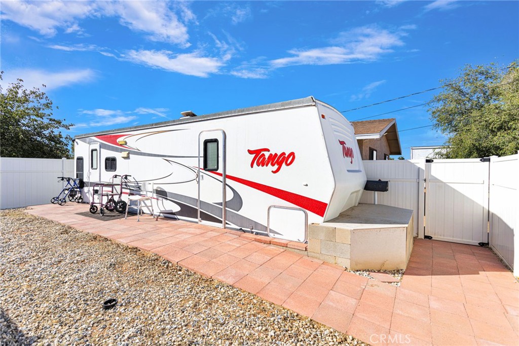14575 Tonikan Road Property Photo 27