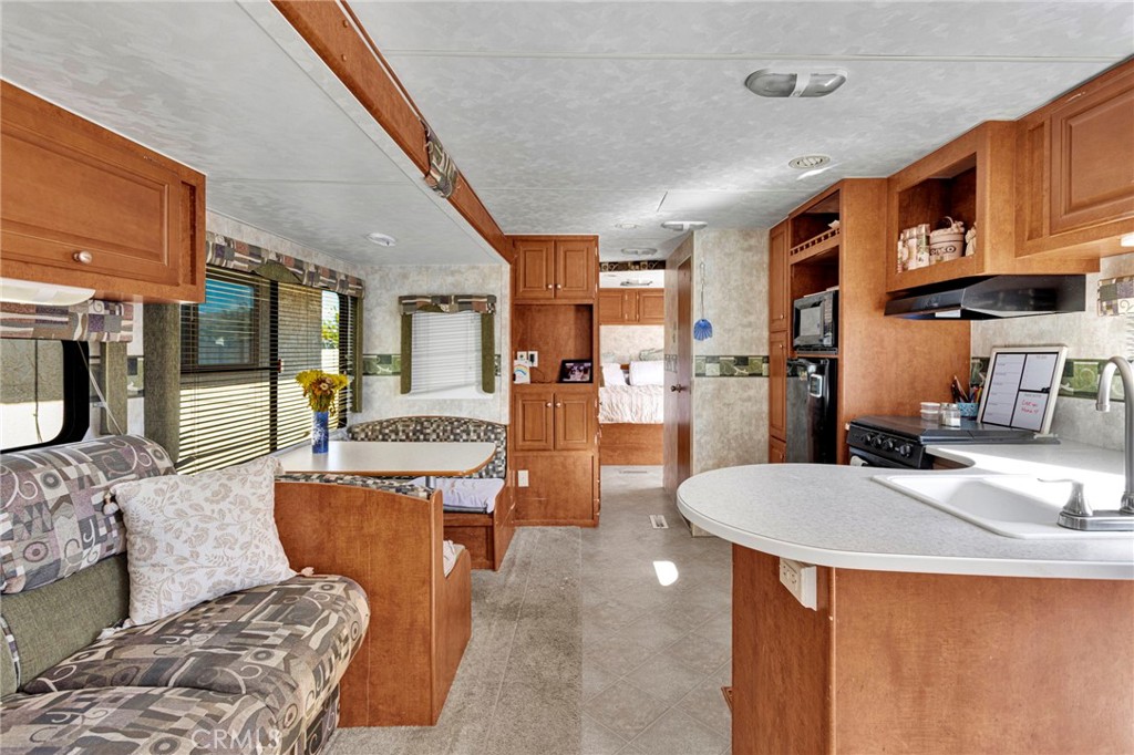 14575 Tonikan Road Property Photo 32