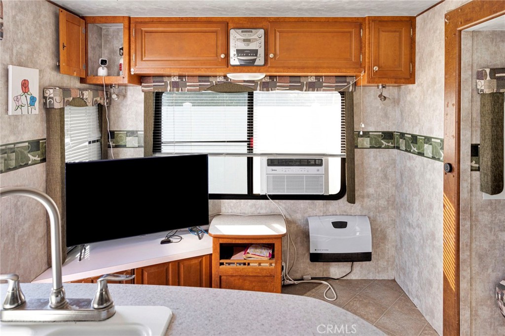 14575 Tonikan Road Property Photo 34