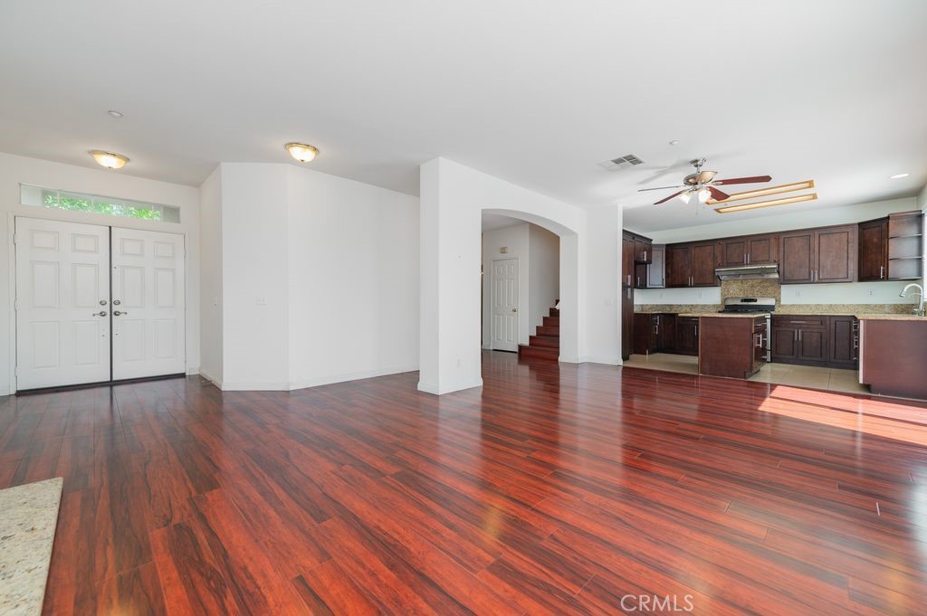 8727 Woodward Ct Property Photo 4