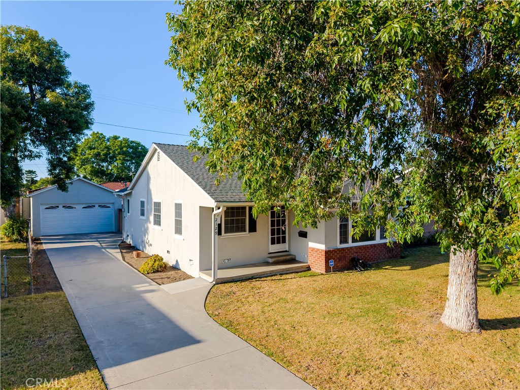 2129 W Cerritos Property Photo 4