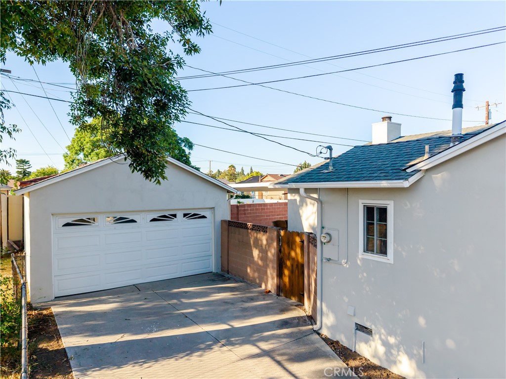 2129 W Cerritos Property Photo 5