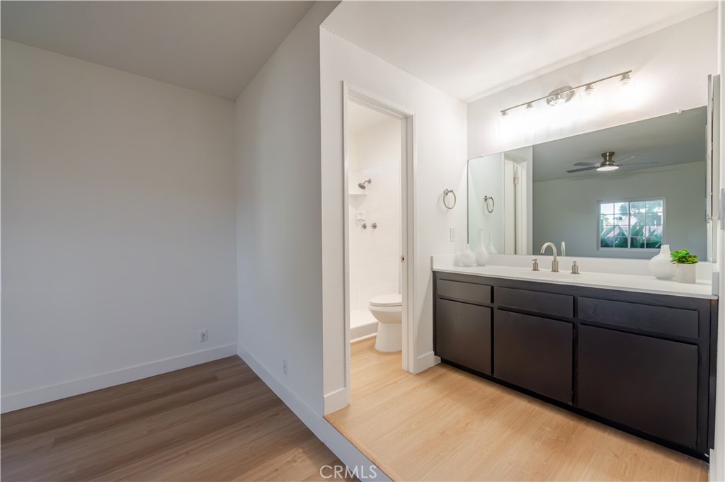 2129 W Cerritos Property Photo 19