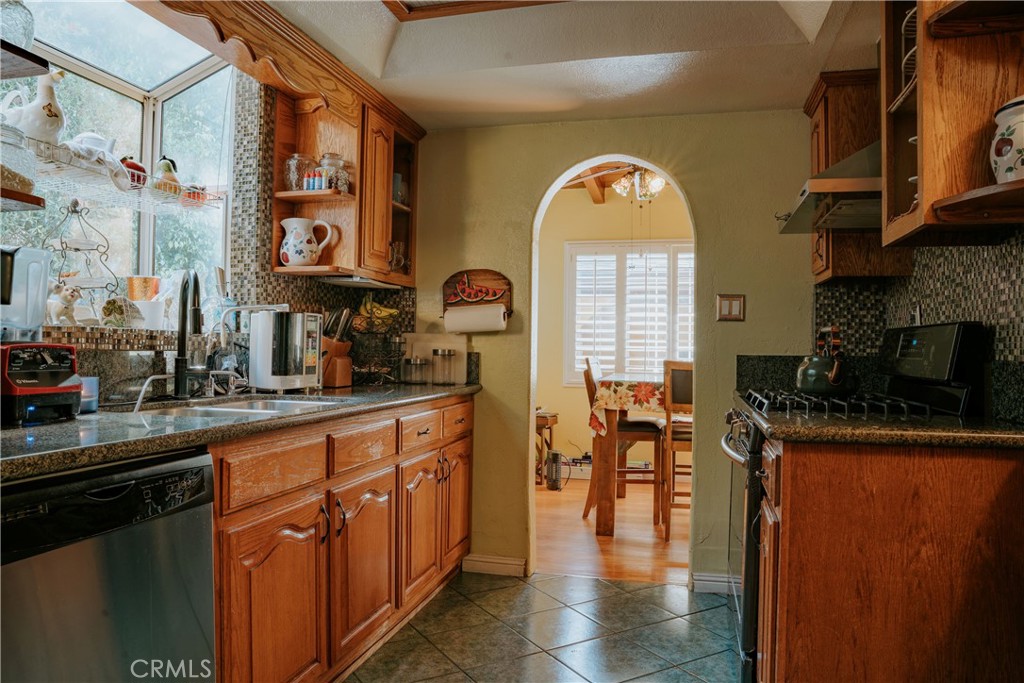 108 Coral View Property Photo 3
