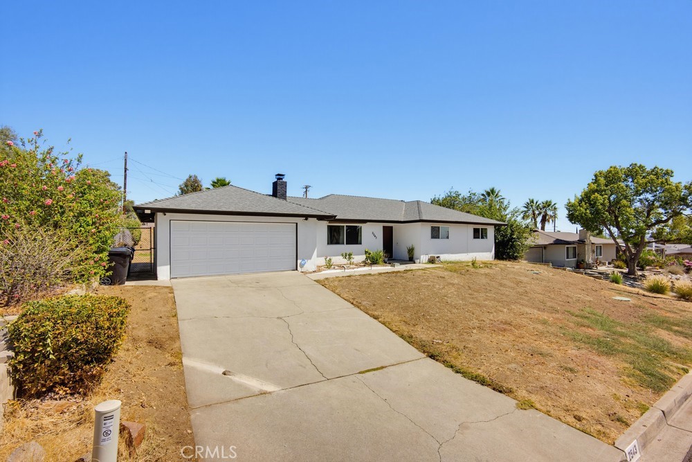 2543 Spring Meadow Lane Property Photo 2