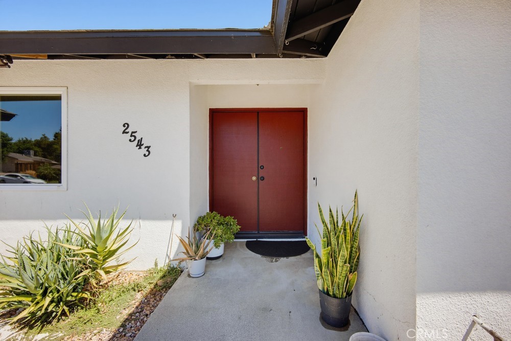 2543 Spring Meadow Lane Property Photo 4