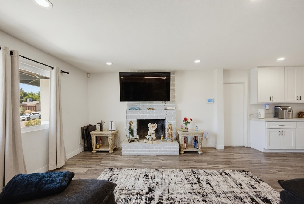 2543 Spring Meadow Lane Property Photo 7