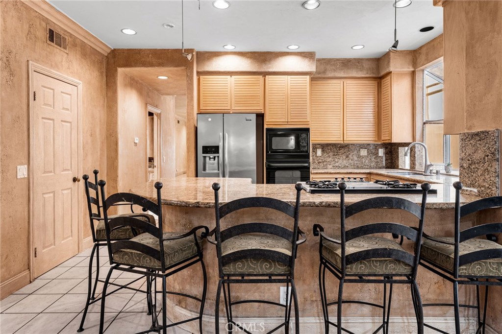 609 21st Property Photo 16