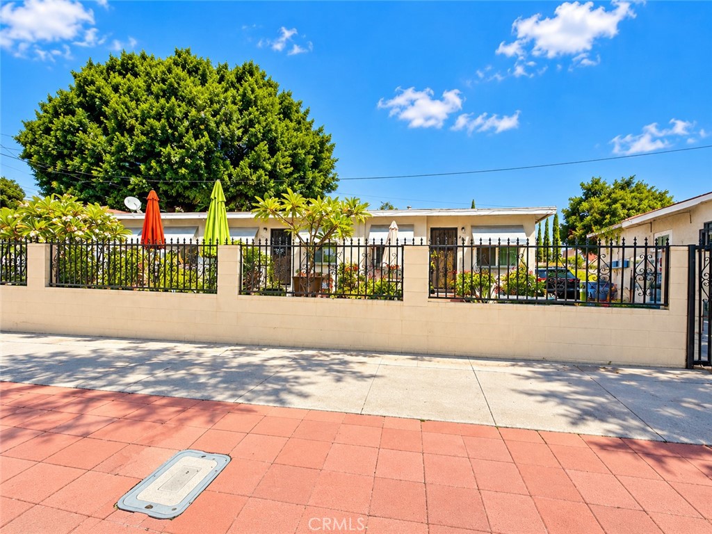 2111 Bird Street Property Photo 1