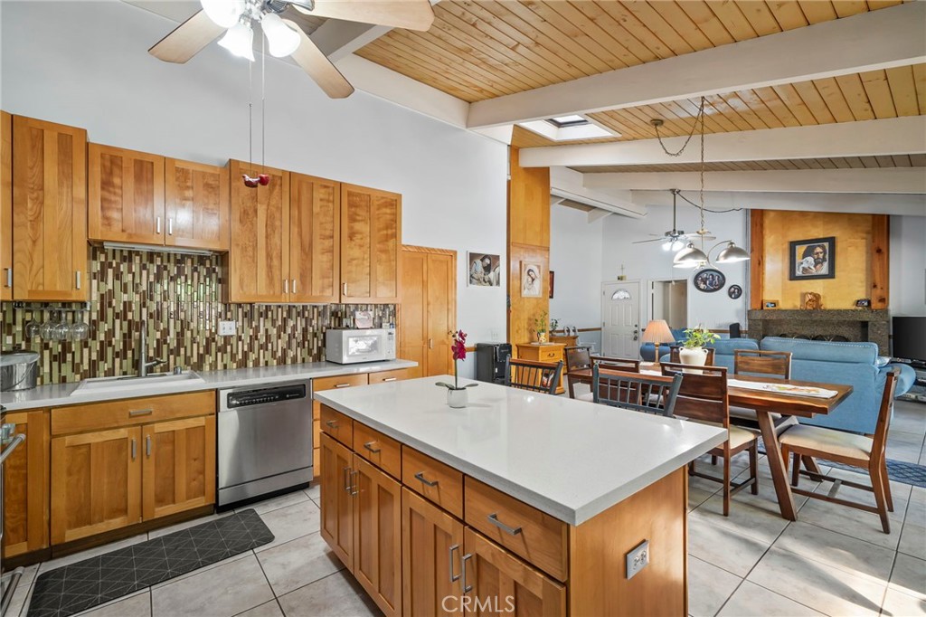 10468 Alta Loma Property Photo 5