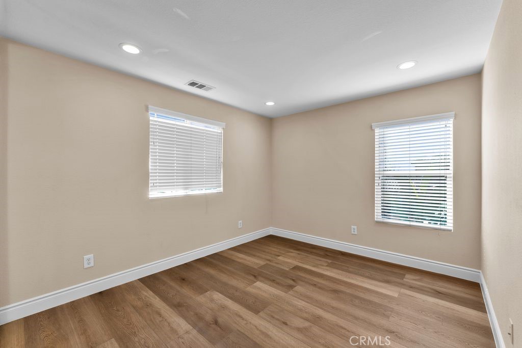 7447 Larsen Bay Street Property Photo 15