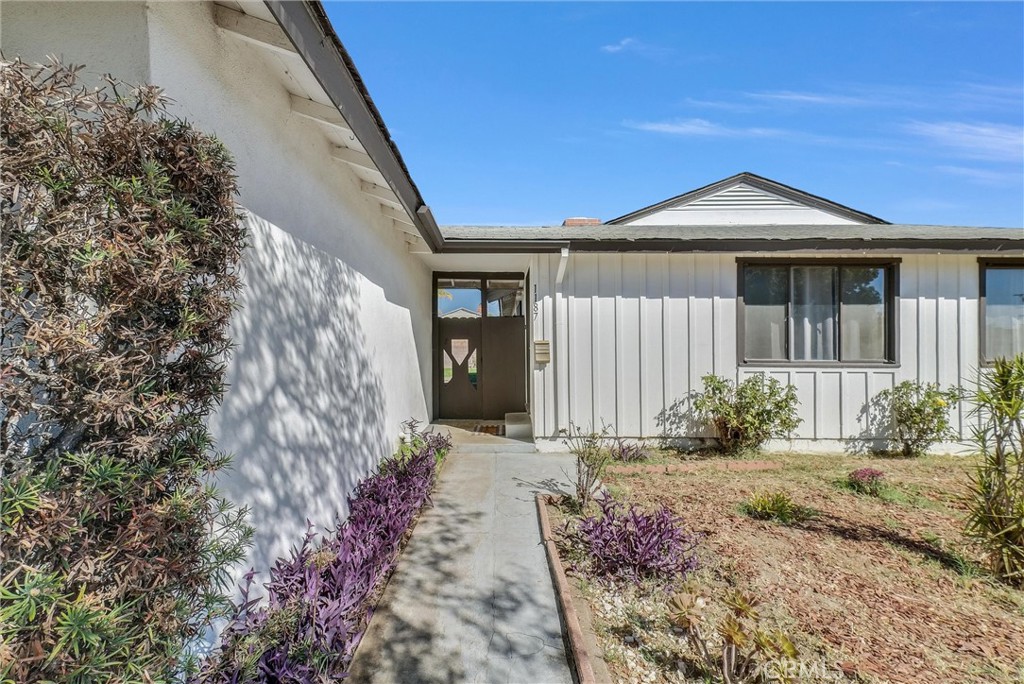 1187 Morning Sun Property Photo 6