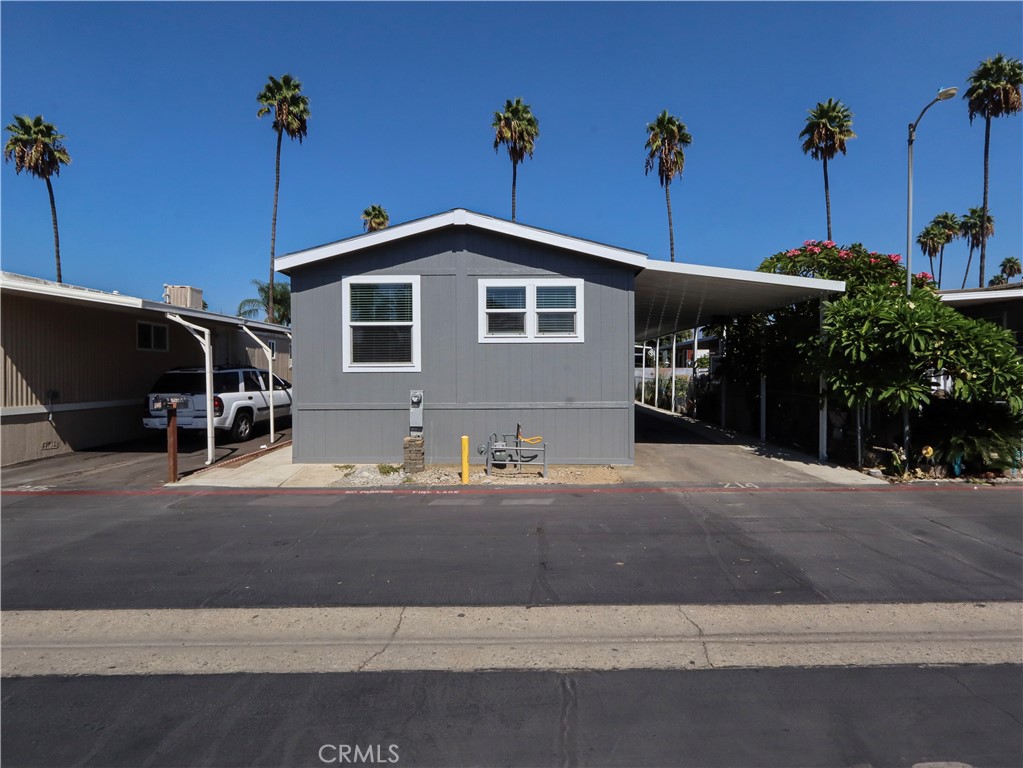2300 S Sultana 214 Property Photo 1