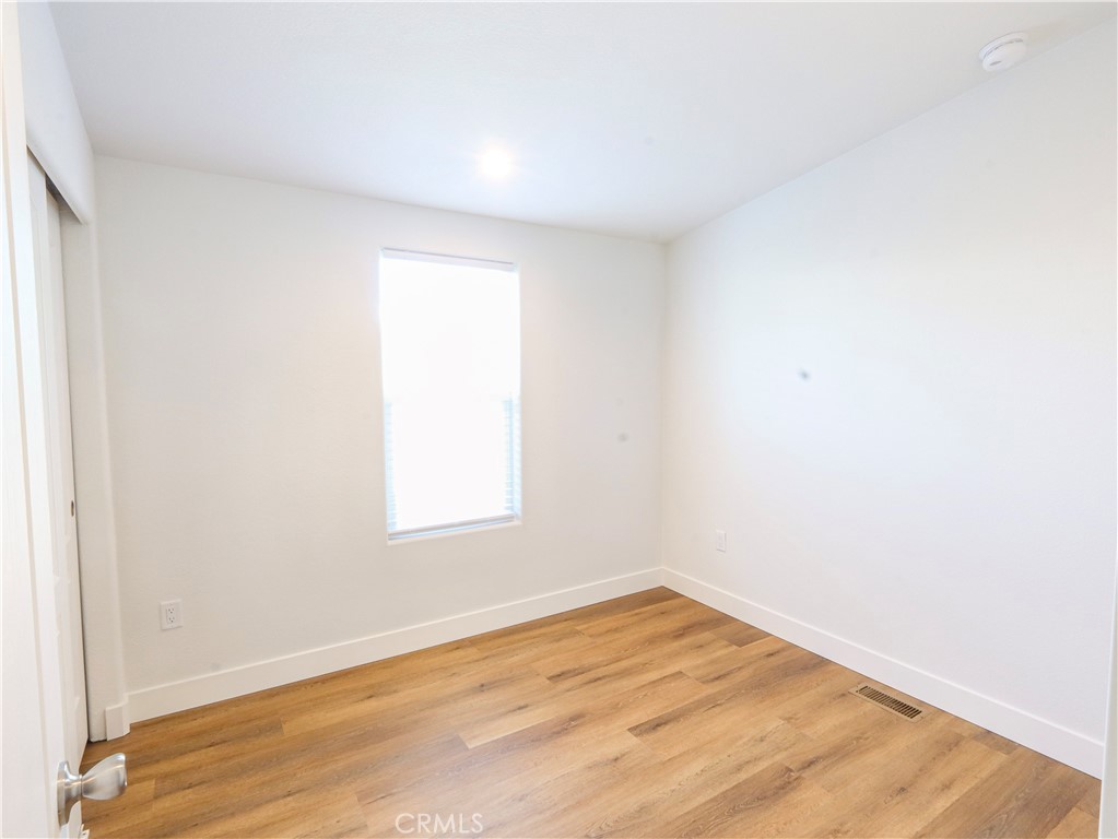 2300 S Sultana 214 Property Photo 17