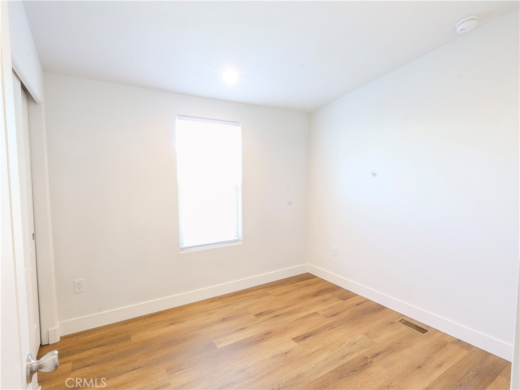 2300 S Sultana 214 Property Photo 18