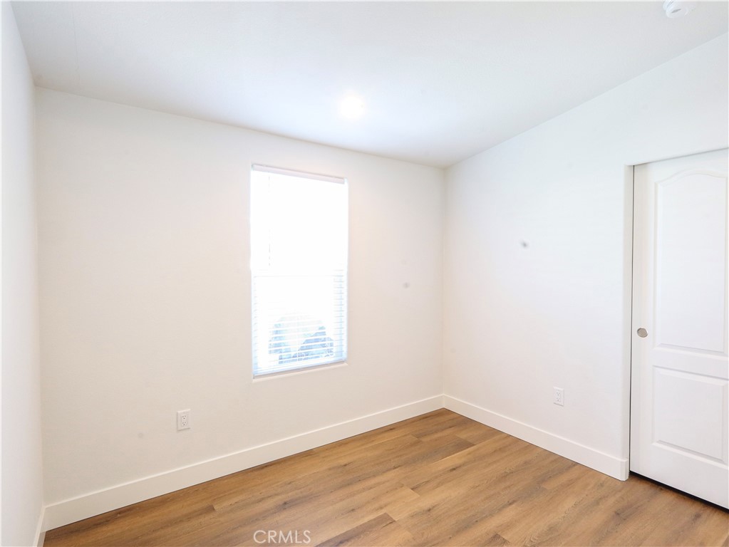 2300 S Sultana 214 Property Photo 25