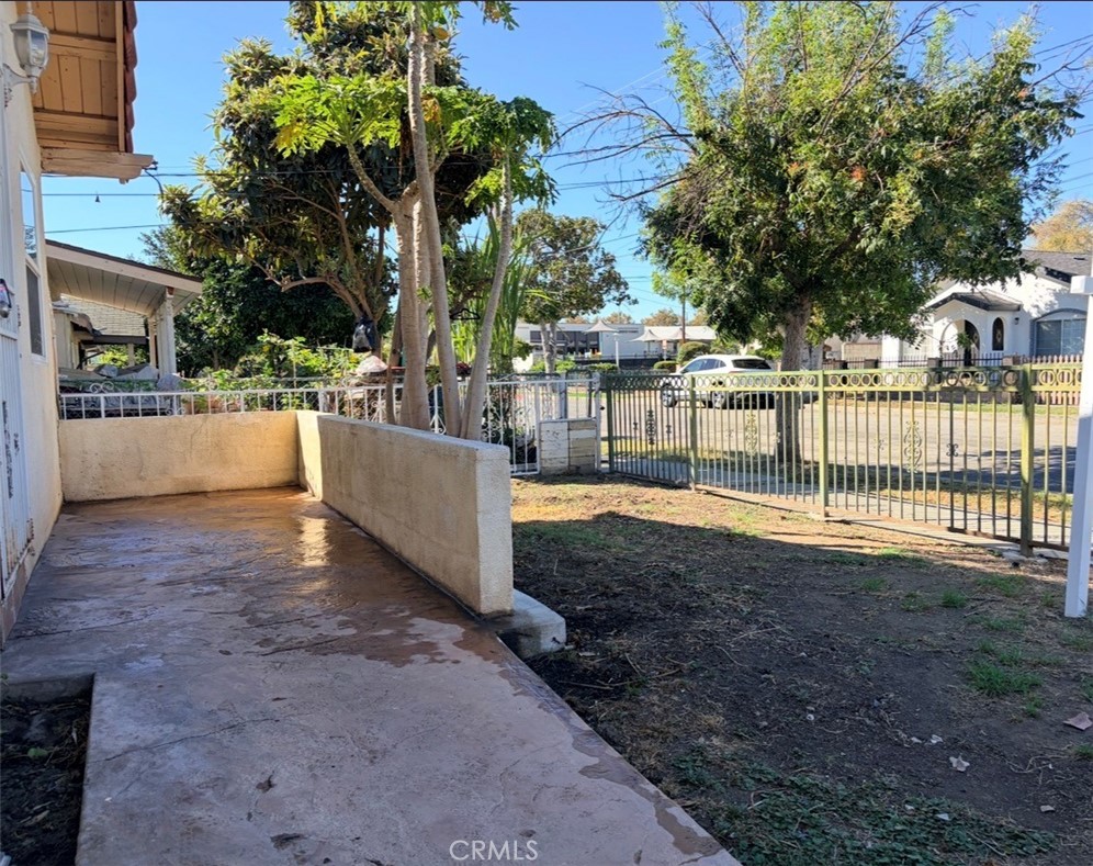 1746 Jackson Ave Property Photo 6