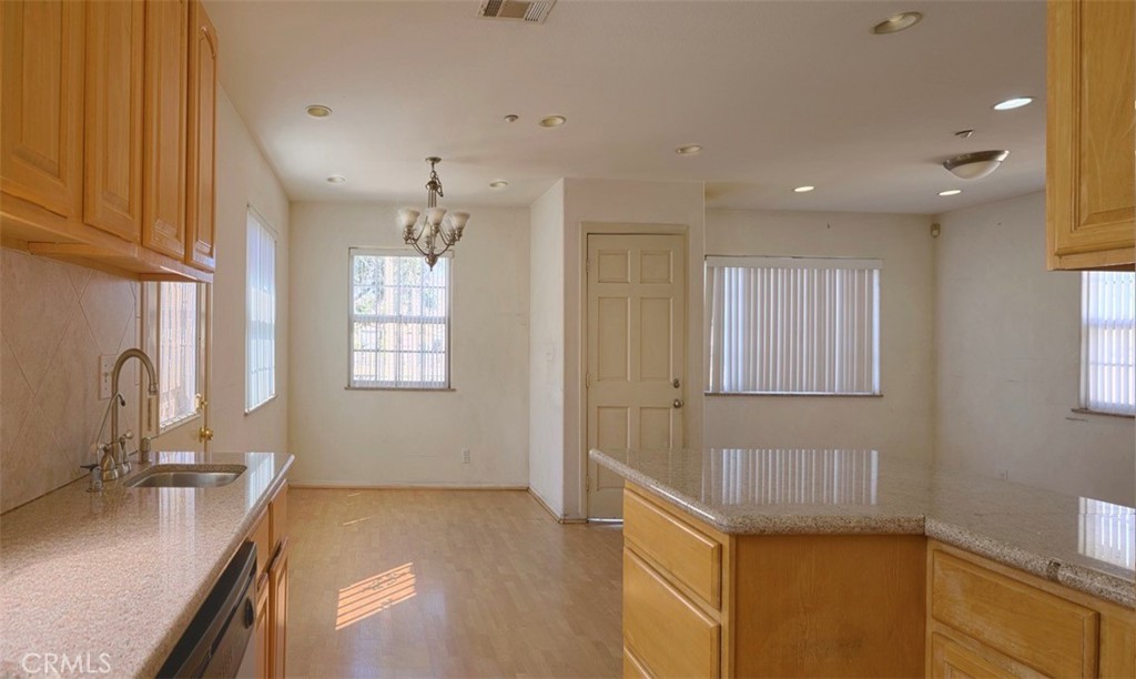 1746 Jackson Ave Property Photo 19