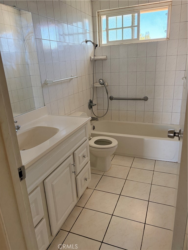 1746 Jackson Ave Property Photo 30