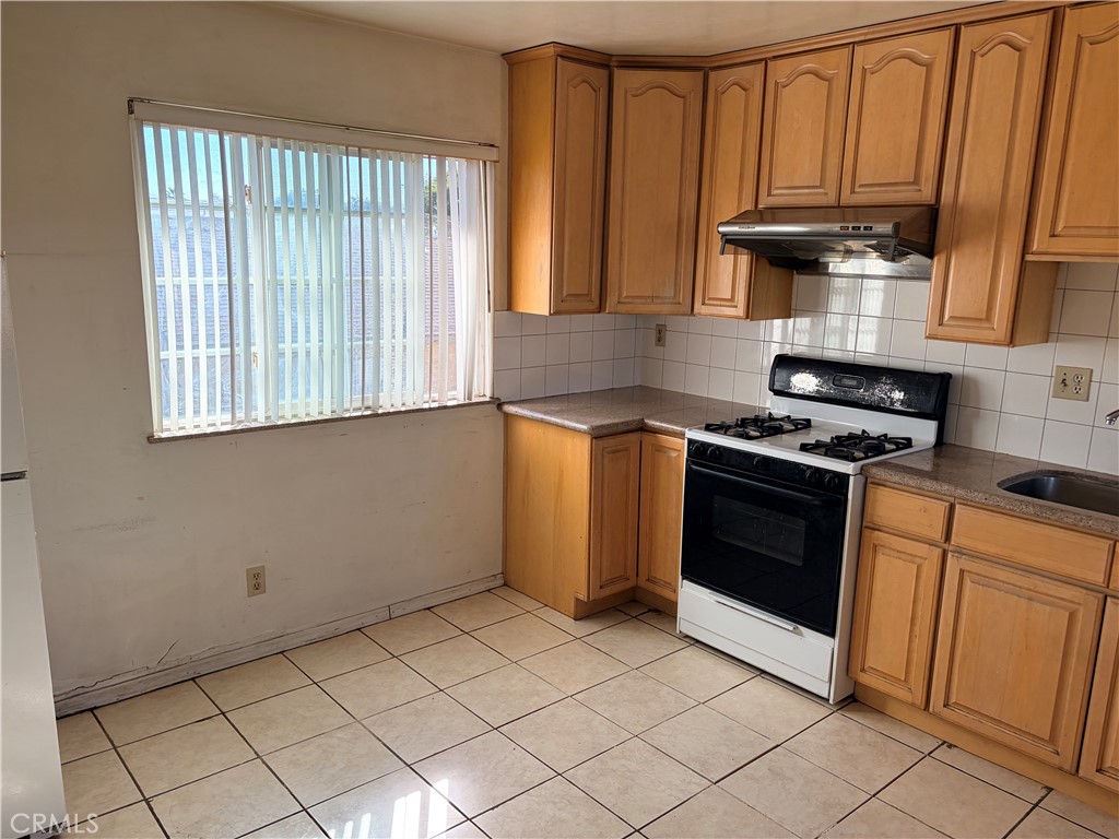 1746 Jackson Ave Property Photo 31