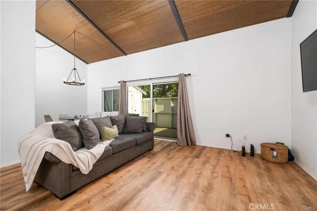 1342 W 8th Street Property Photo 4
