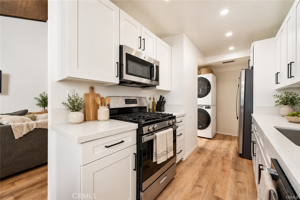 1342 W 8th Street Property Photo 9