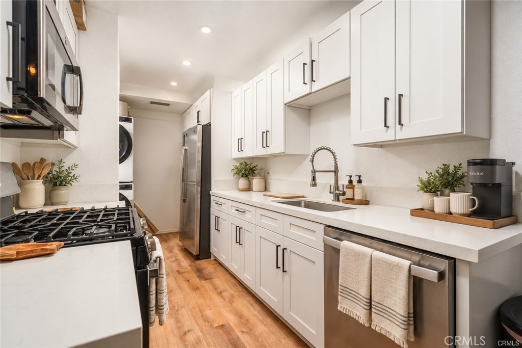 1342 W 8th Street Property Photo 13