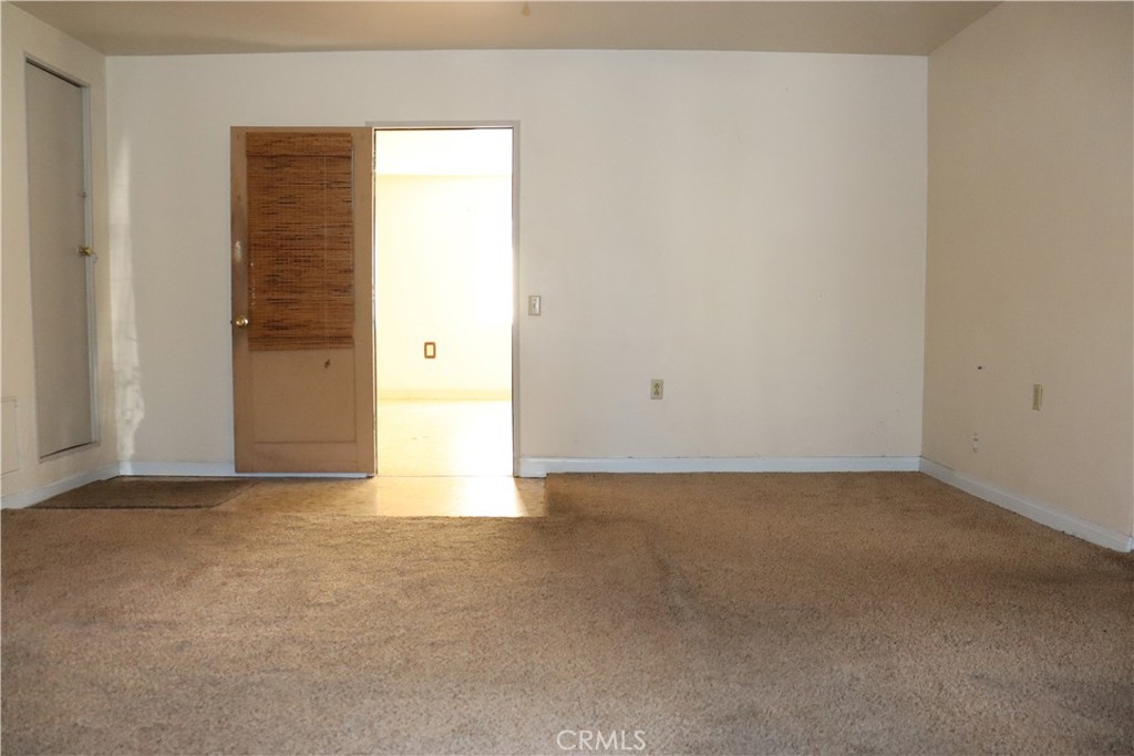 838 E G Property Photo 17