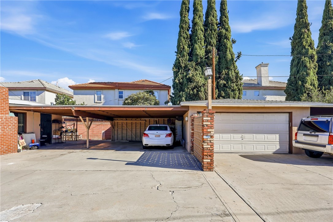 3922 Rowland Property Photo 8