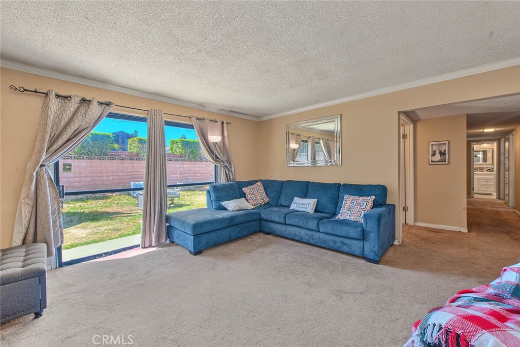 14990 Oakwood Property Photo 5