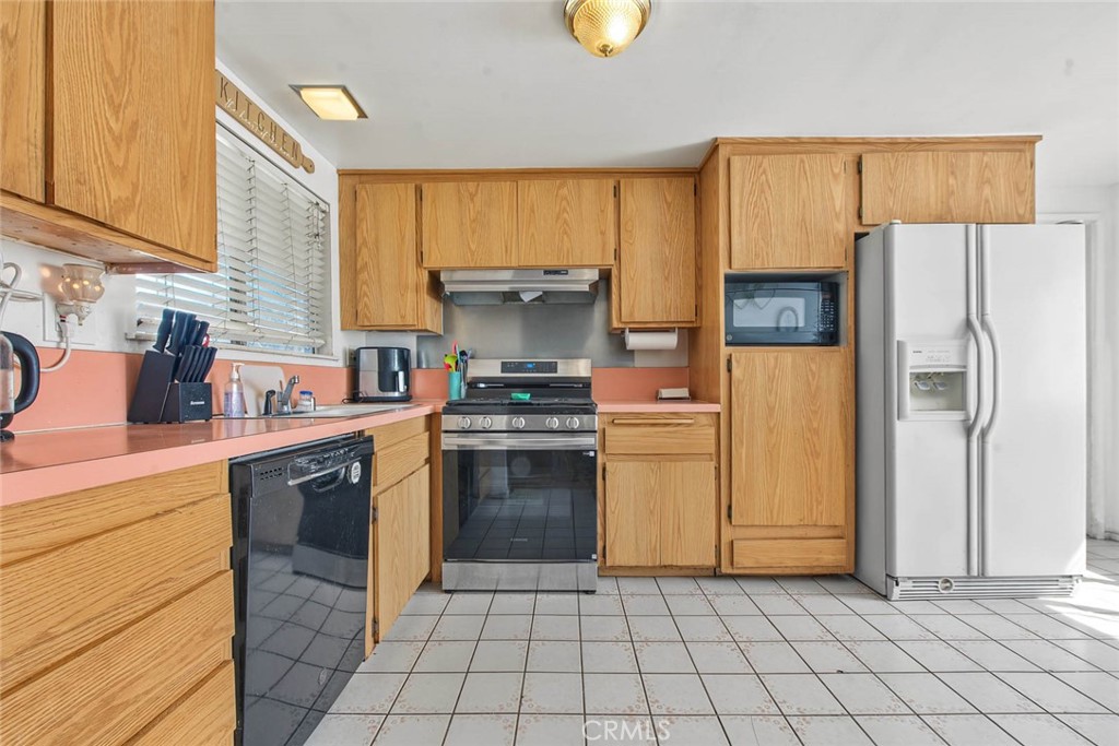 14990 Oakwood Property Photo 13