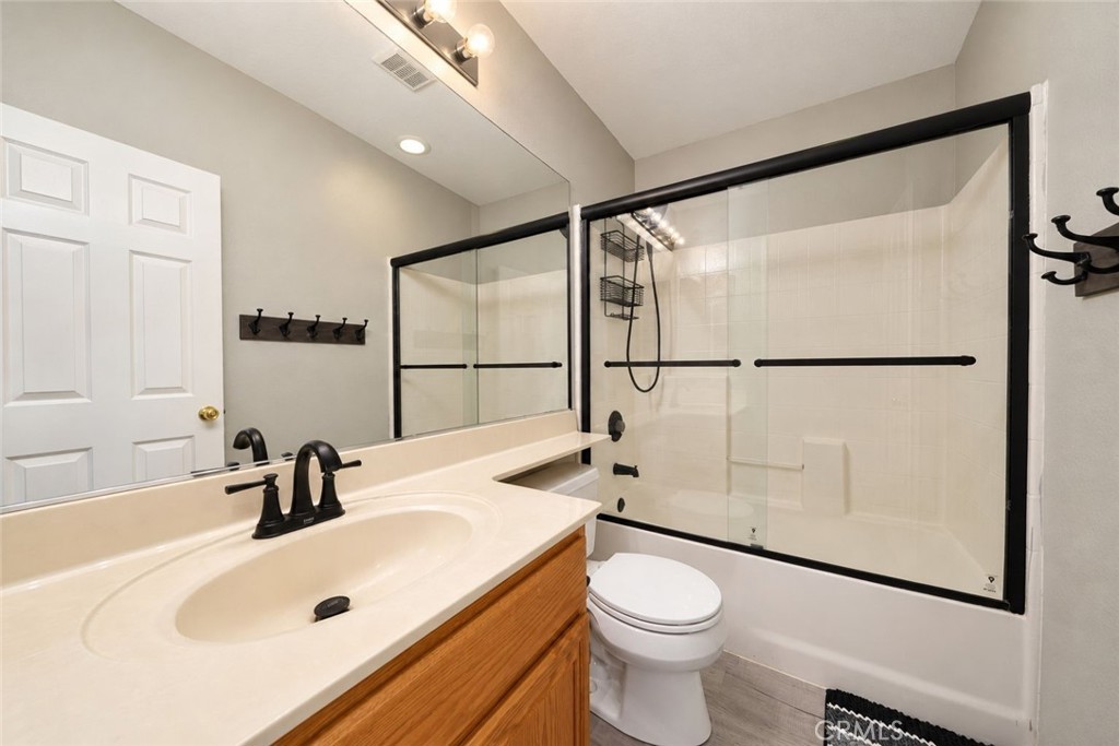 41168 Vincennes Court Property Photo 44