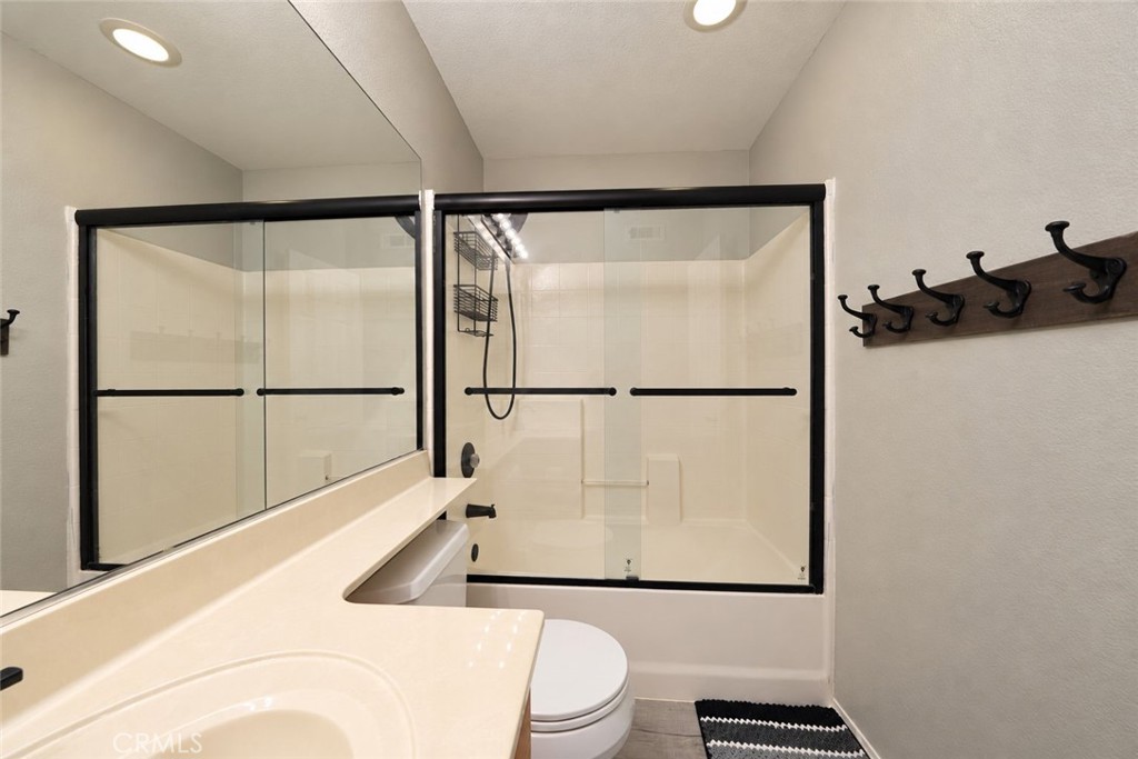 41168 Vincennes Court Property Photo 45